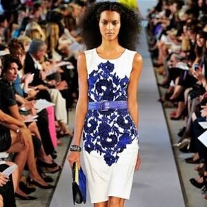 $3,700 OSCAR DE LA RENTA SILK WHITE ROYAL BLUE FLOWER EMBROID RUNWAY DRESS US 10